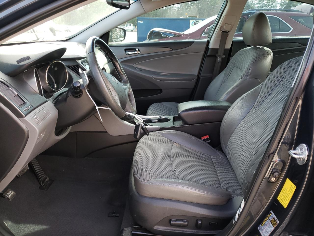 2011 Hyundai Sonata - Image 7