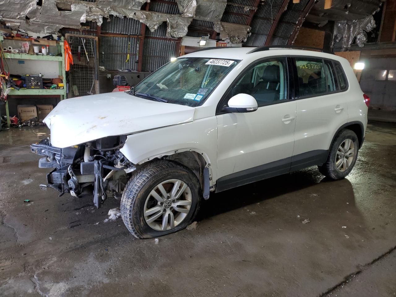2017 Volkswagen Tiguan - Image 1