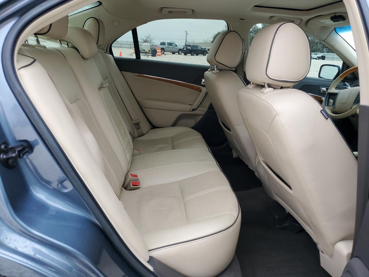 2012 Lincoln MKZ - Image 10
