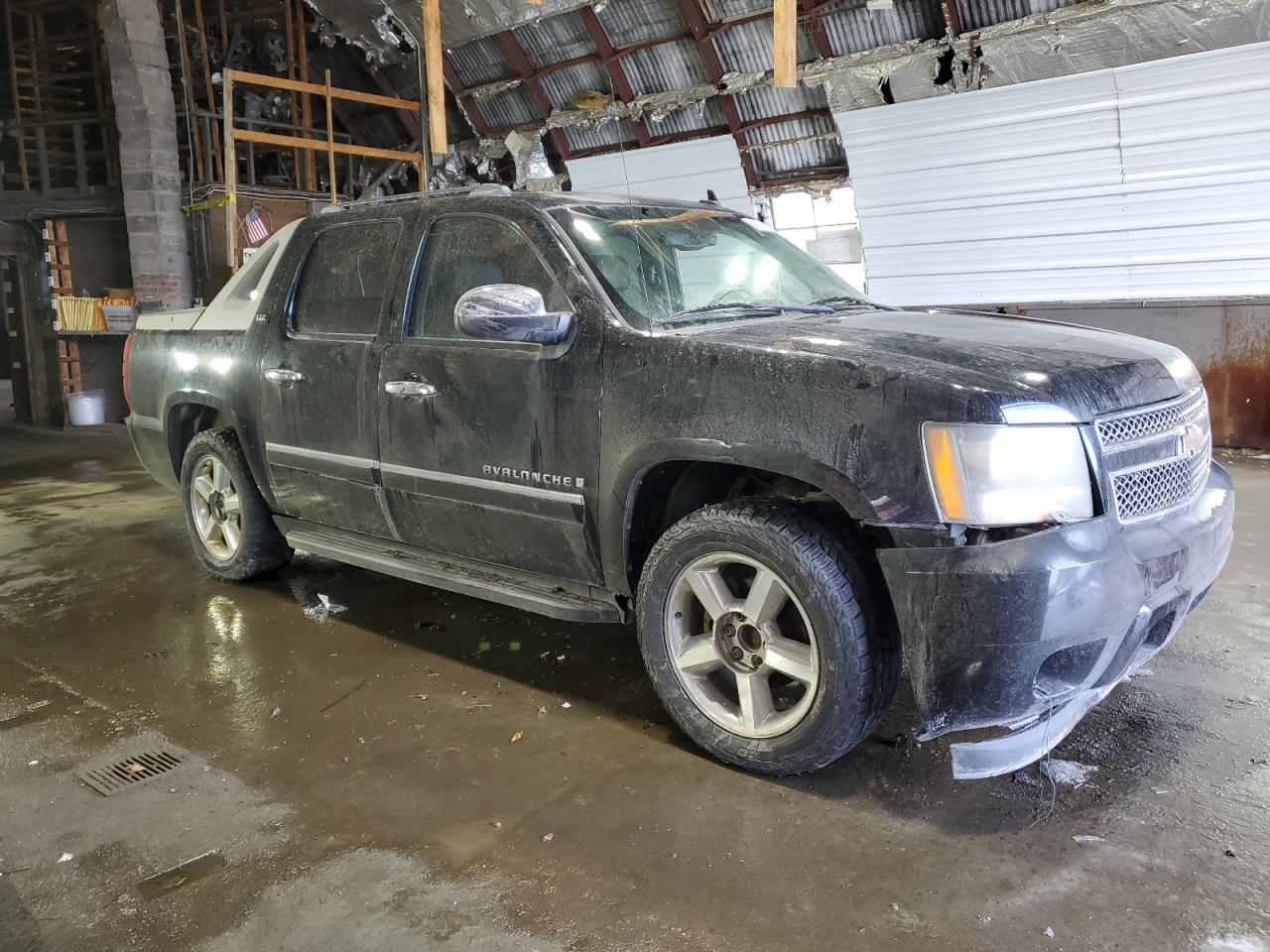 2009 Chevrolet Avalanche - Image 4