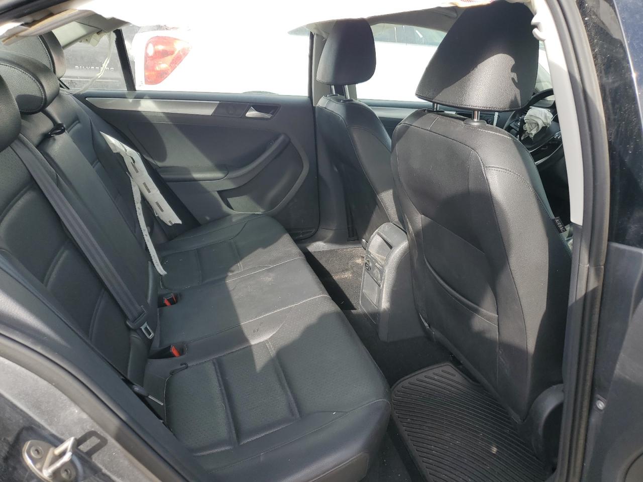 2015 Volkswagen Jetta - Image 10