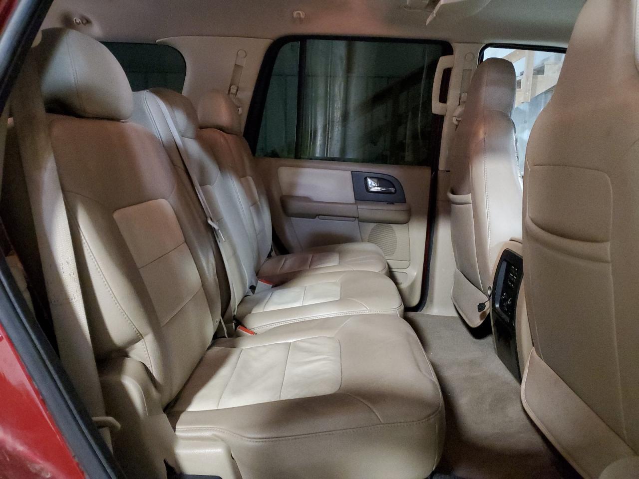 2004 Ford Expedition - Image 11