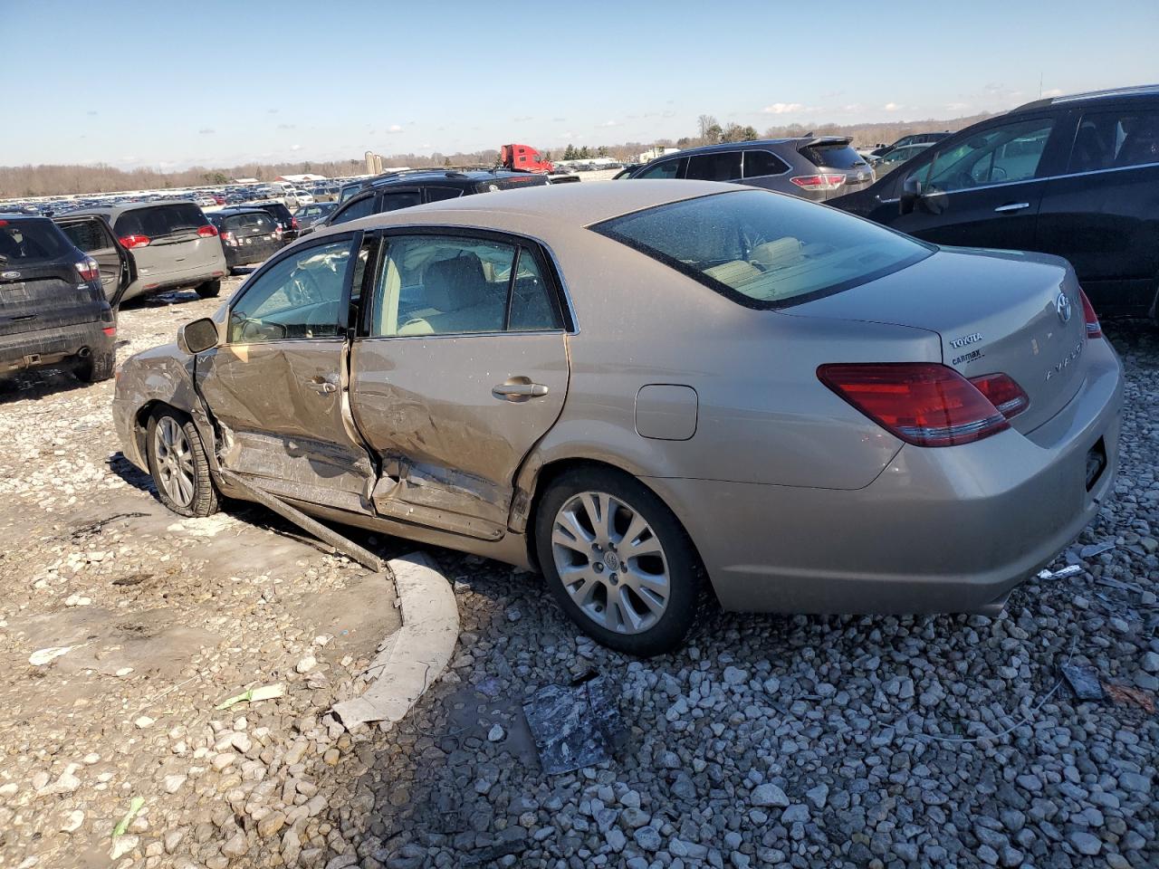 2008 Toyota Avalon - Image 2