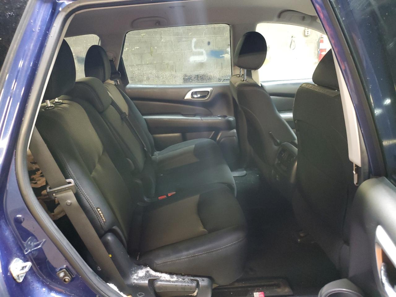 2018 Nissan Pathfinder - Image 11