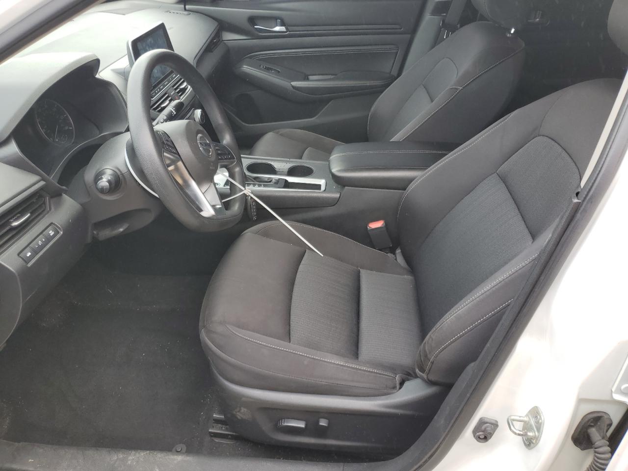 2020 Nissan Altima - Image 7