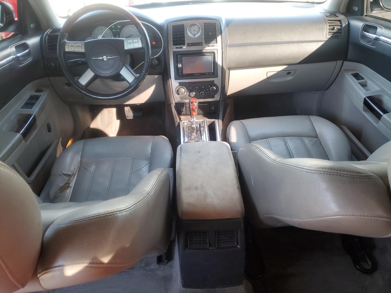 2006 Chrysler 300 - Image 8