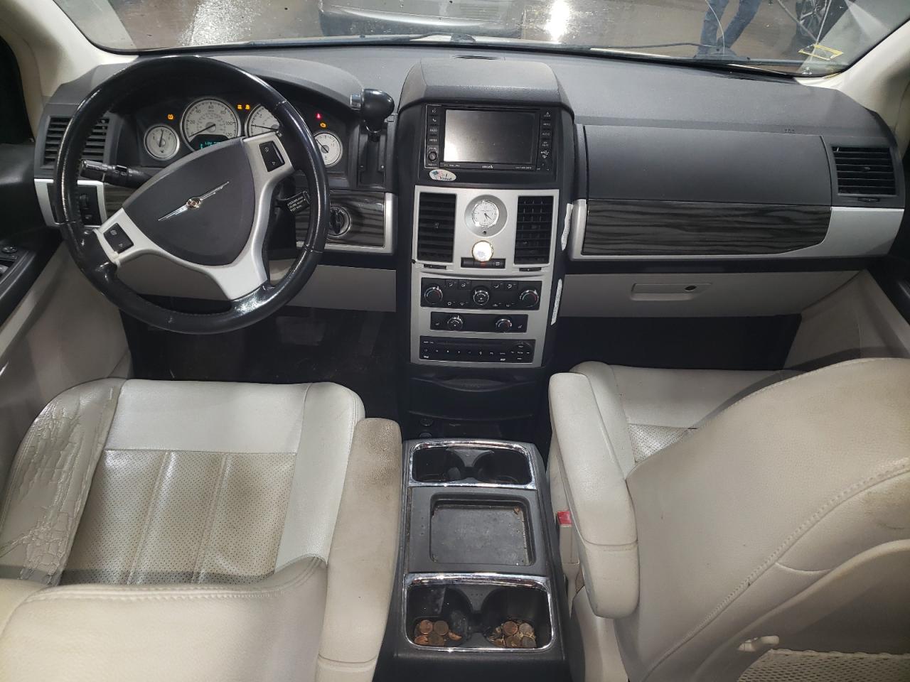 2010 Chrysler Town & Country - Image 8