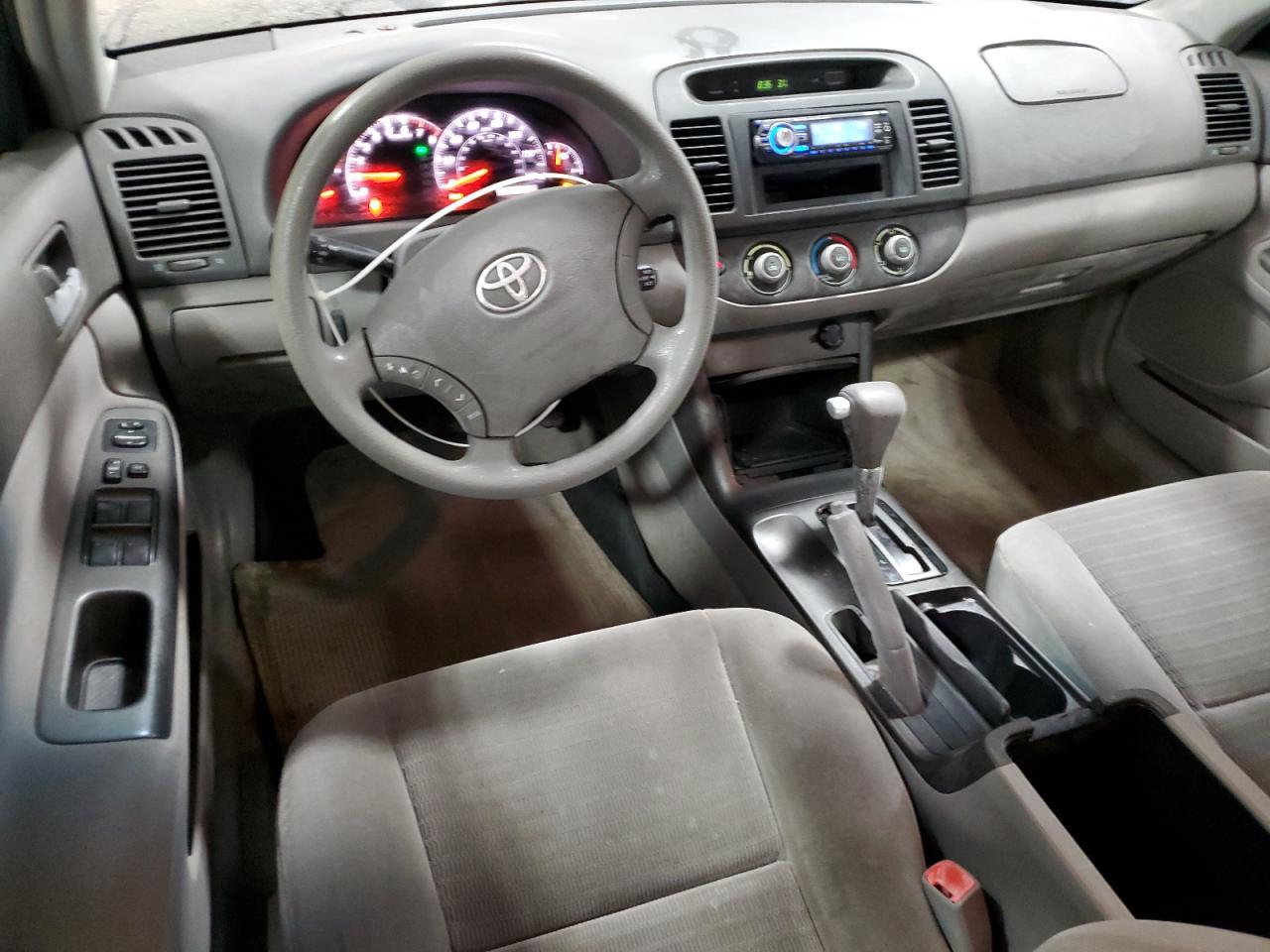 2005 Toyota Camry - Image 8
