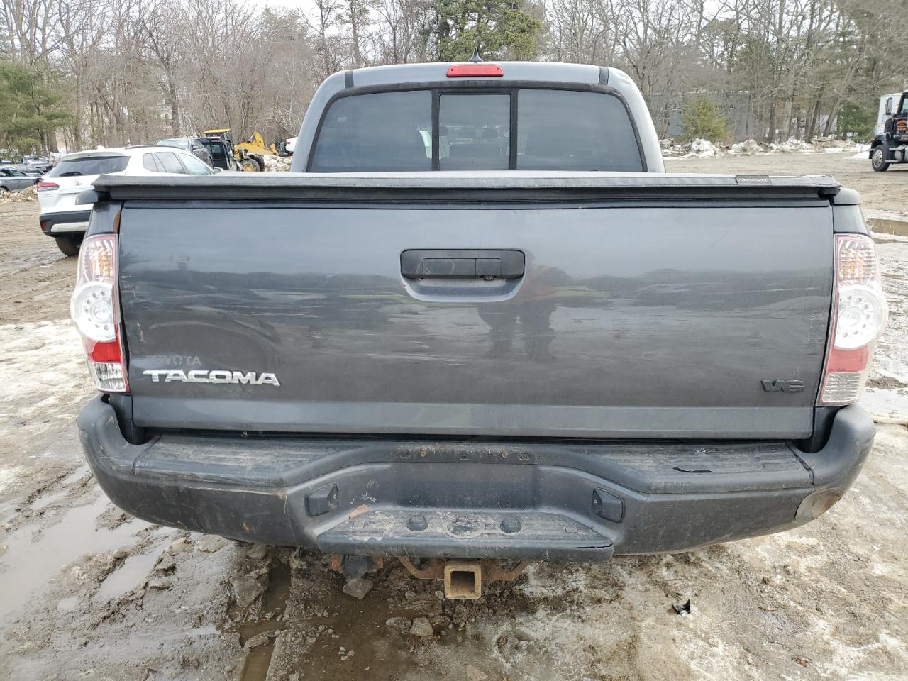 2015 Toyota Tacoma - Image 6
