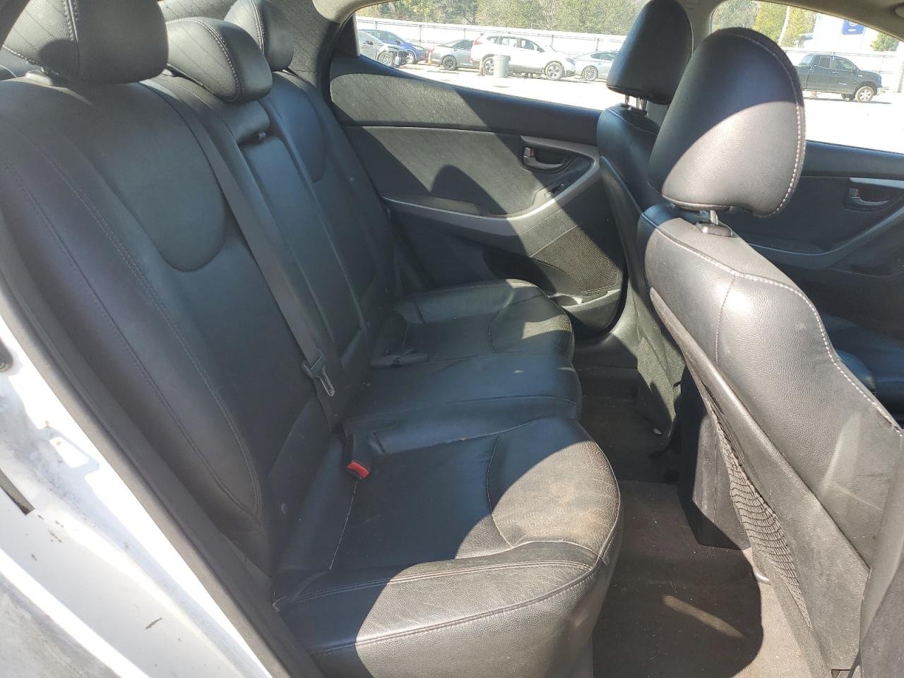 2013 Hyundai Elantra - Image 11