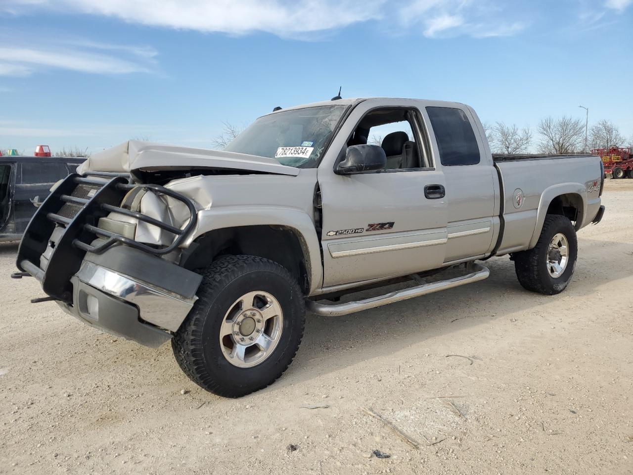 2005 Chevrolet Silverado - Image 1