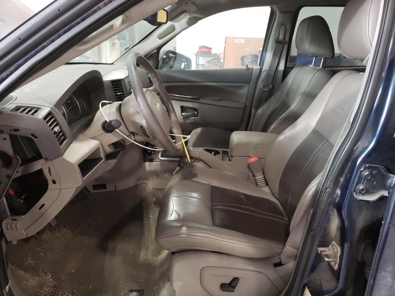 2005 Jeep Grand Cherokee - Image 7
