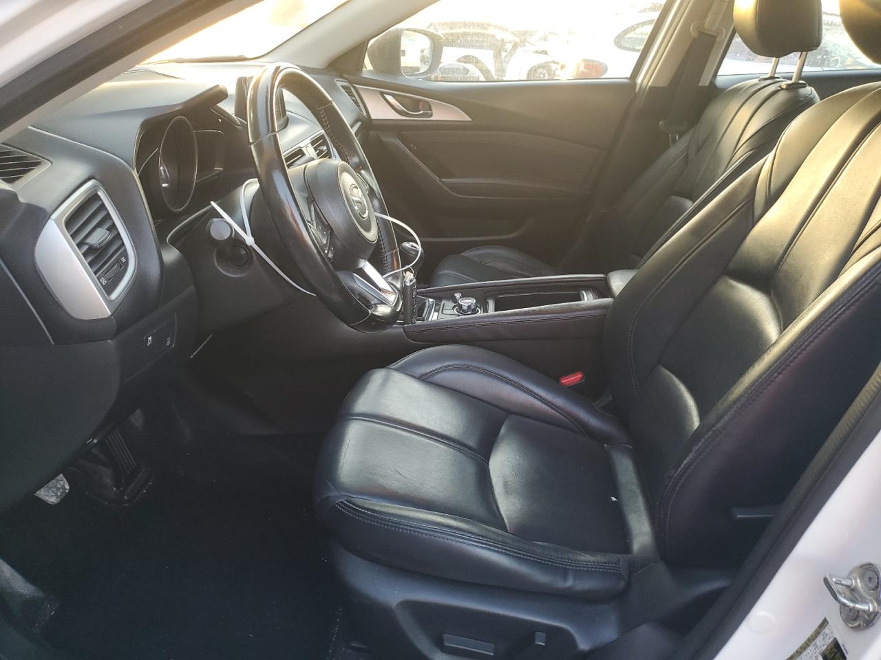 2017 Mazda 3 - Image 7