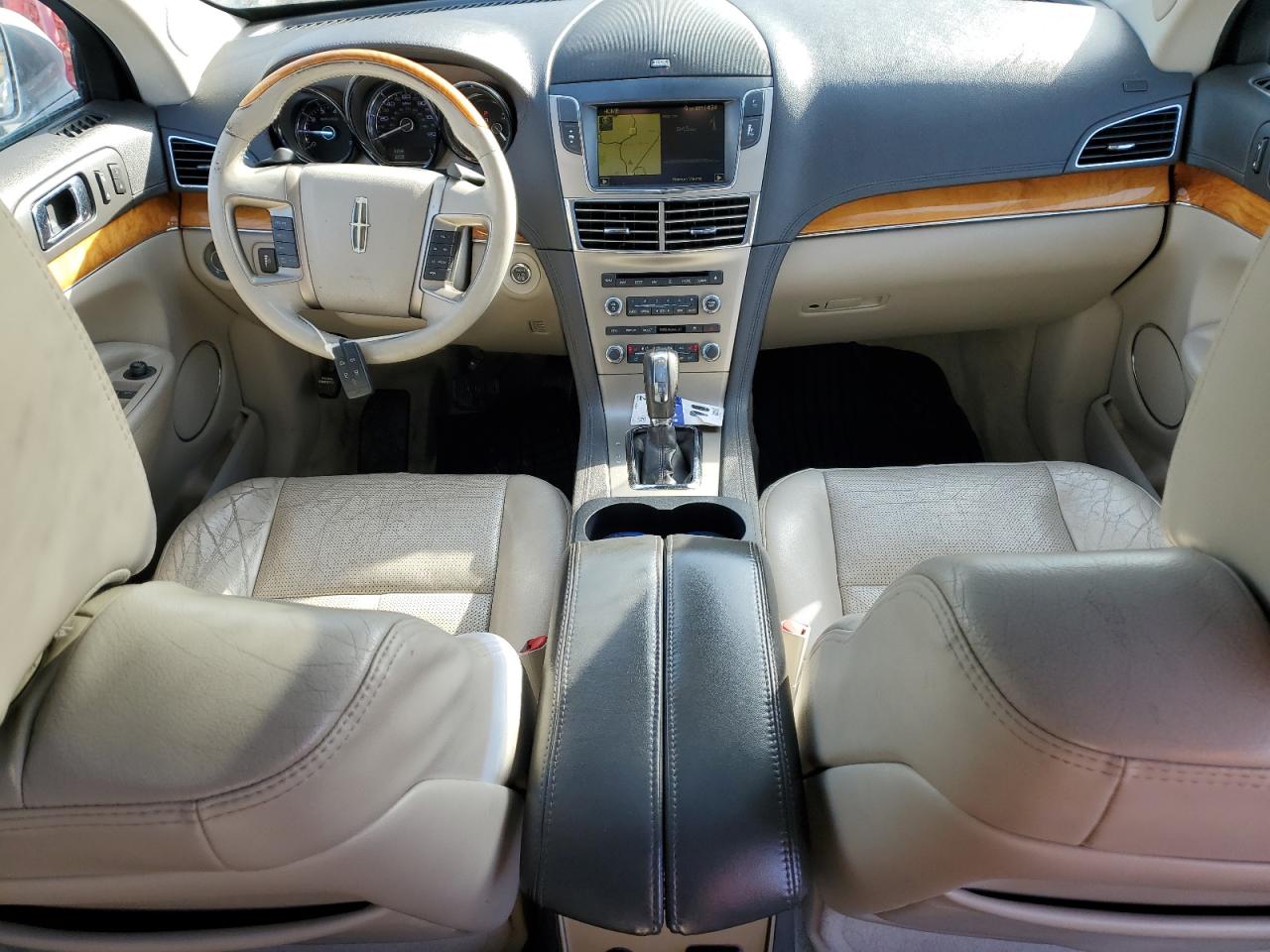 2010 Lincoln MKT - Image 8