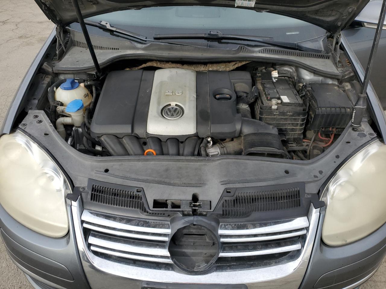 2008 Volkswagen Jetta - Image 11