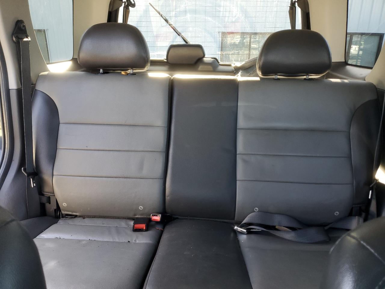 2004 Ford Escape - Image 10