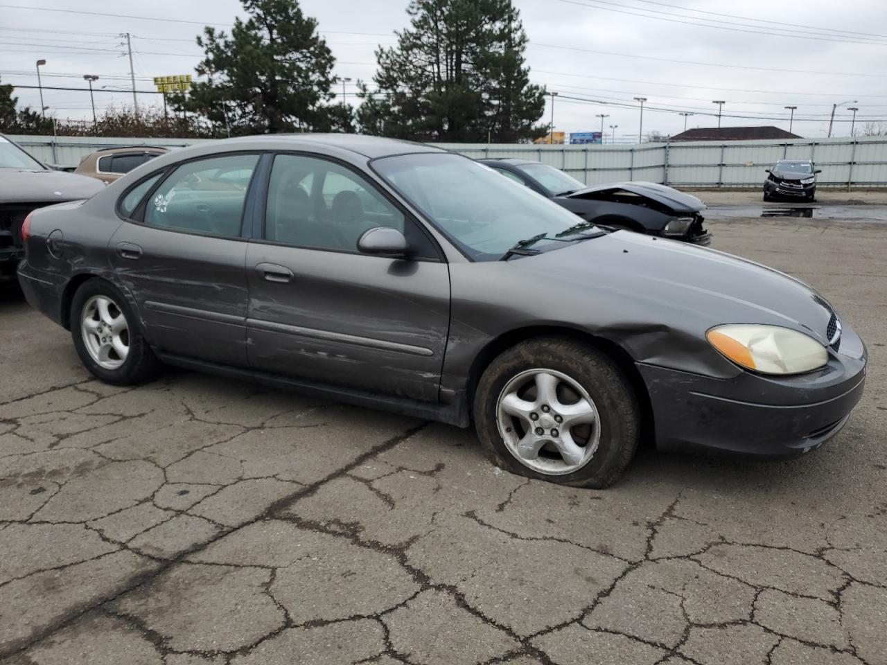 2003 Ford Taurus - Image 4