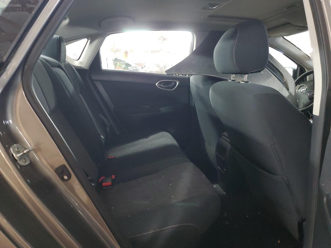 2015 Nissan Sentra - Image 10