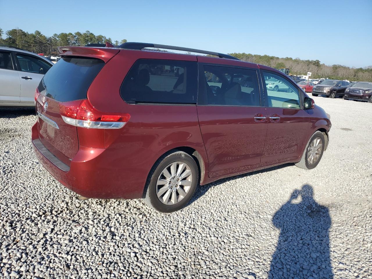2013 Toyota Sienna - Image 3