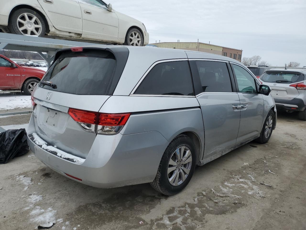 2015 Honda Odyssey - Image 3