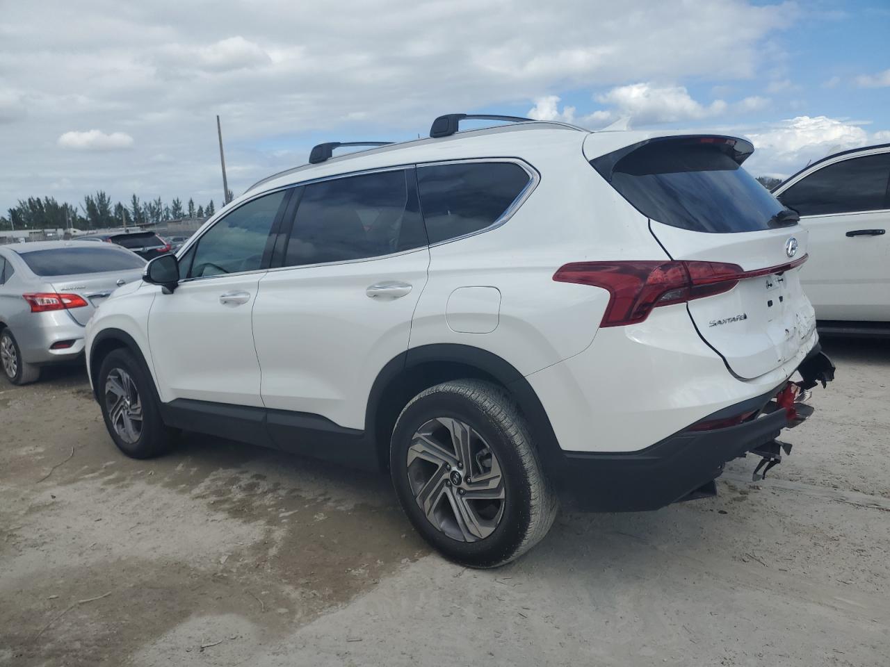 2023 Hyundai Santa Fe - Image 2