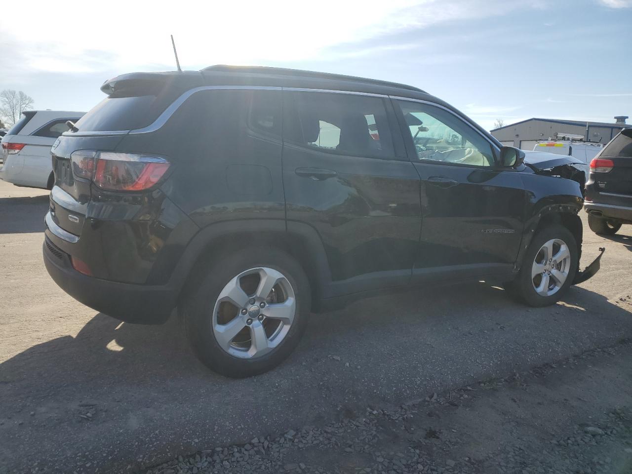 2018 Jeep Compass - Image 3