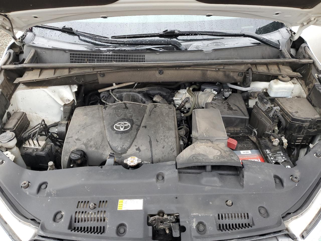 2019 Toyota Highlander - Image 12