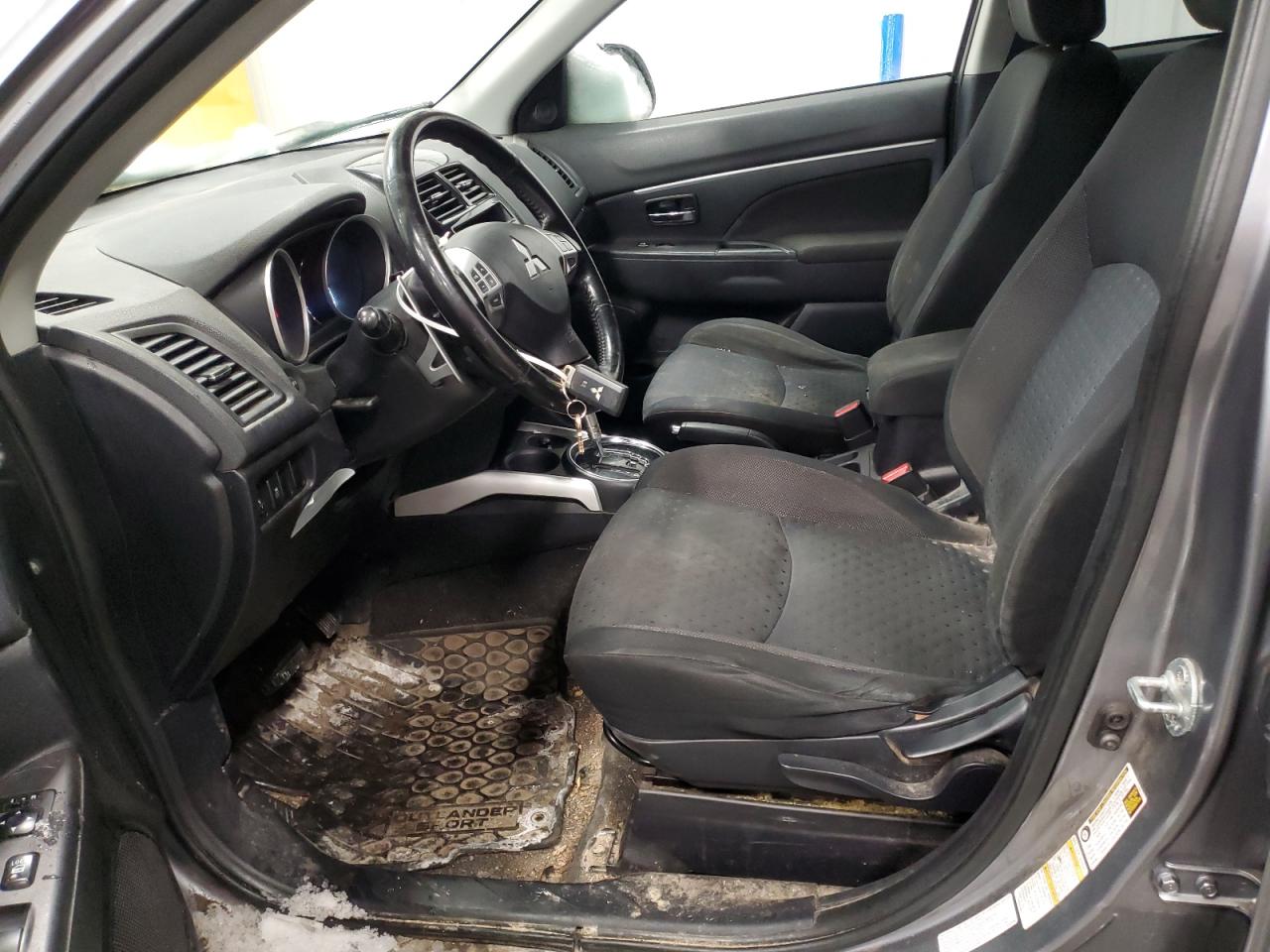 2011 Mitsubishi Outlander - Image 7