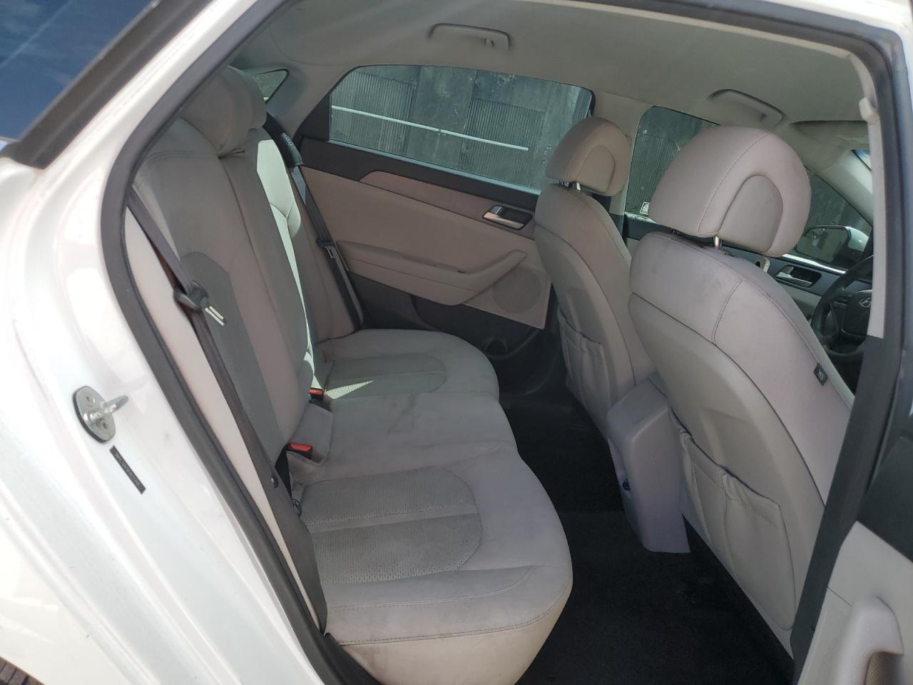 2015 Hyundai Sonata - Image 11