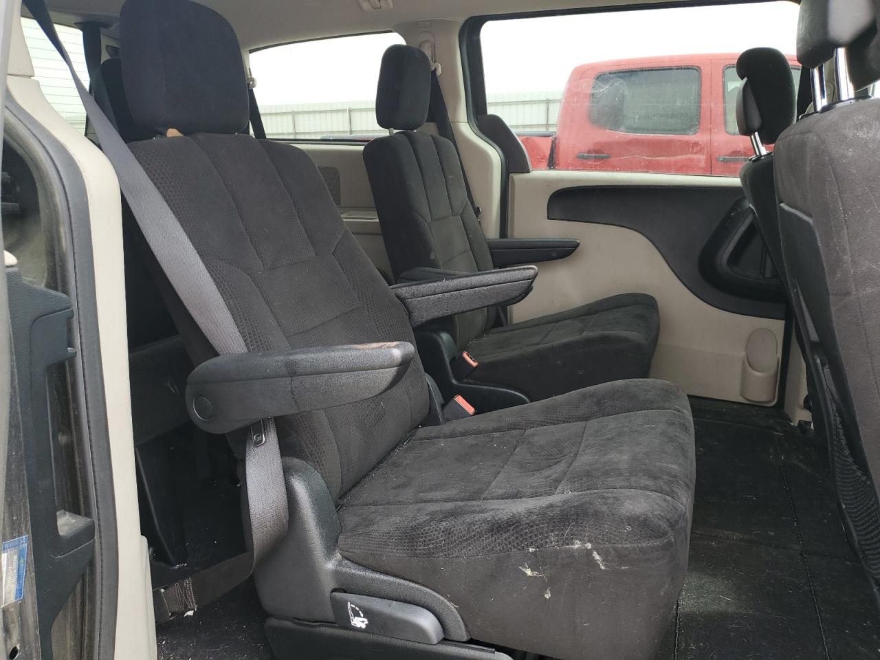 2012 Dodge Caravan - Image 11
