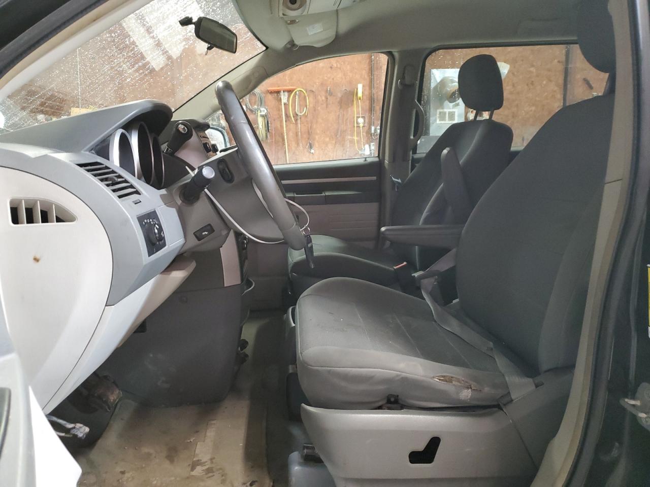 2009 Dodge Caravan - Image 7