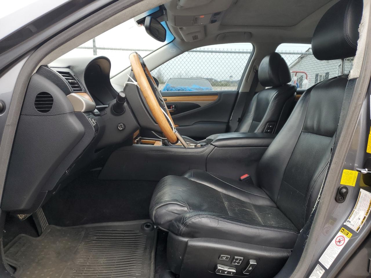 2014 Lexus LS - Image 7