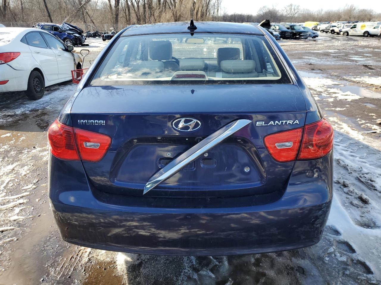 2010 Hyundai Elantra - Image 6