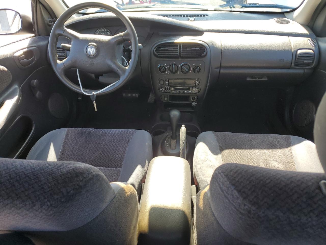 2000 Dodge Neon - Image 8
