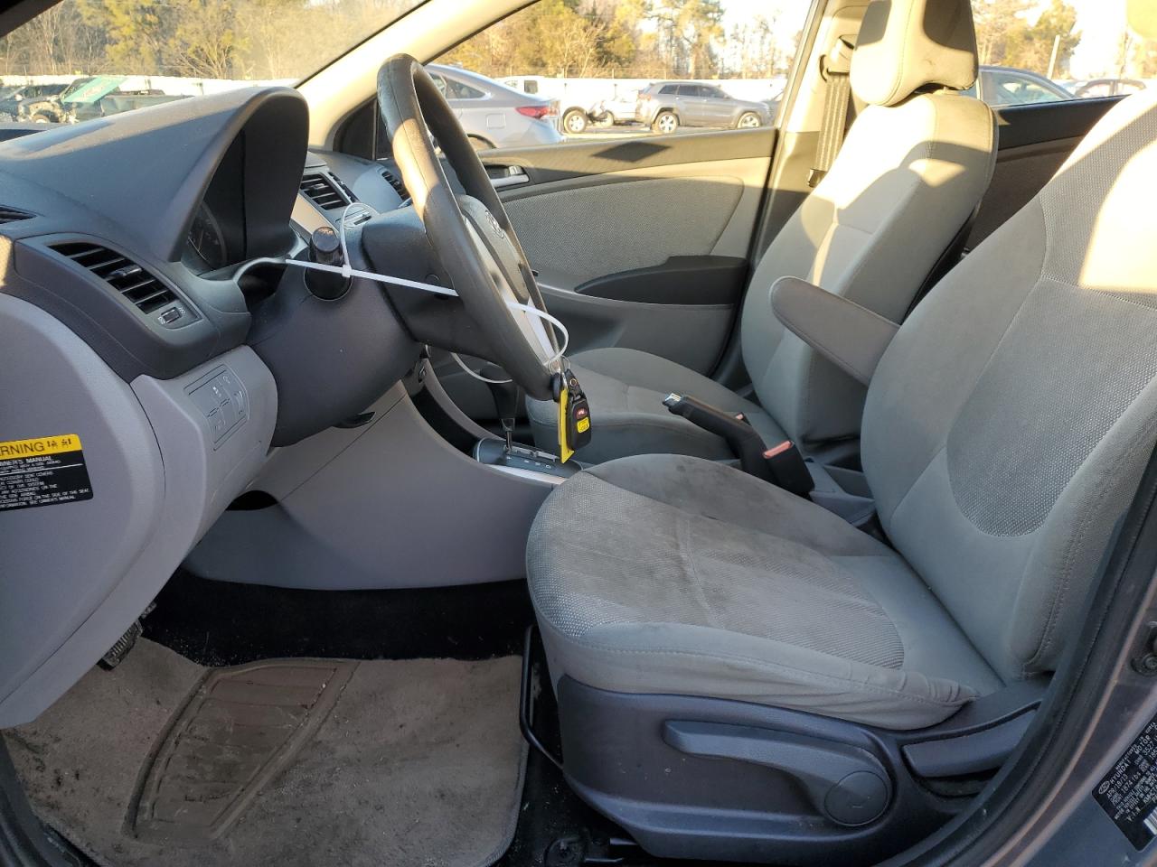 2013 Hyundai Accent - Image 7