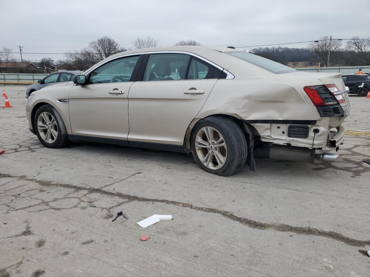 2018 Ford Taurus - Image 2