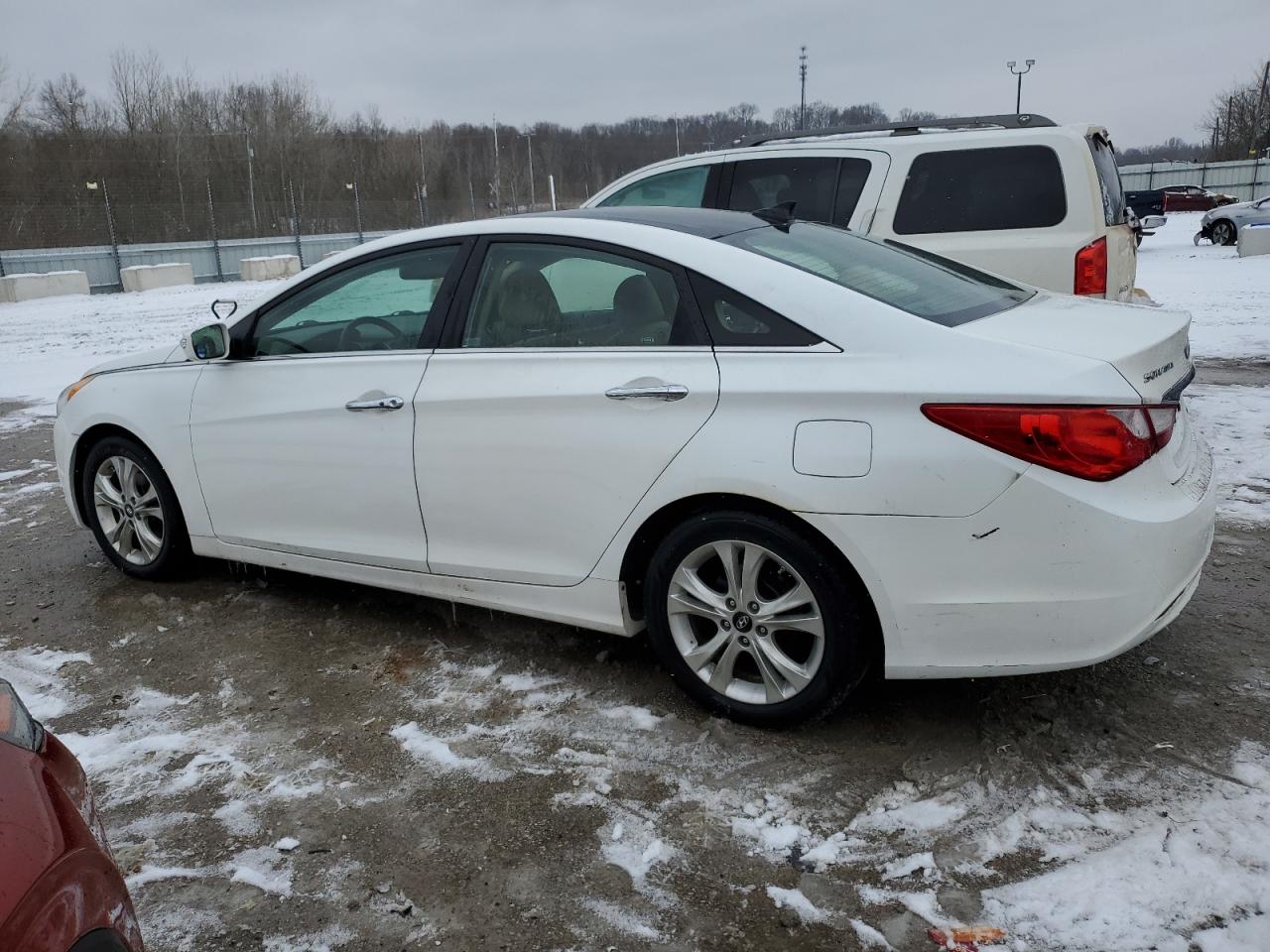 2012 Hyundai Sonata - Image 2