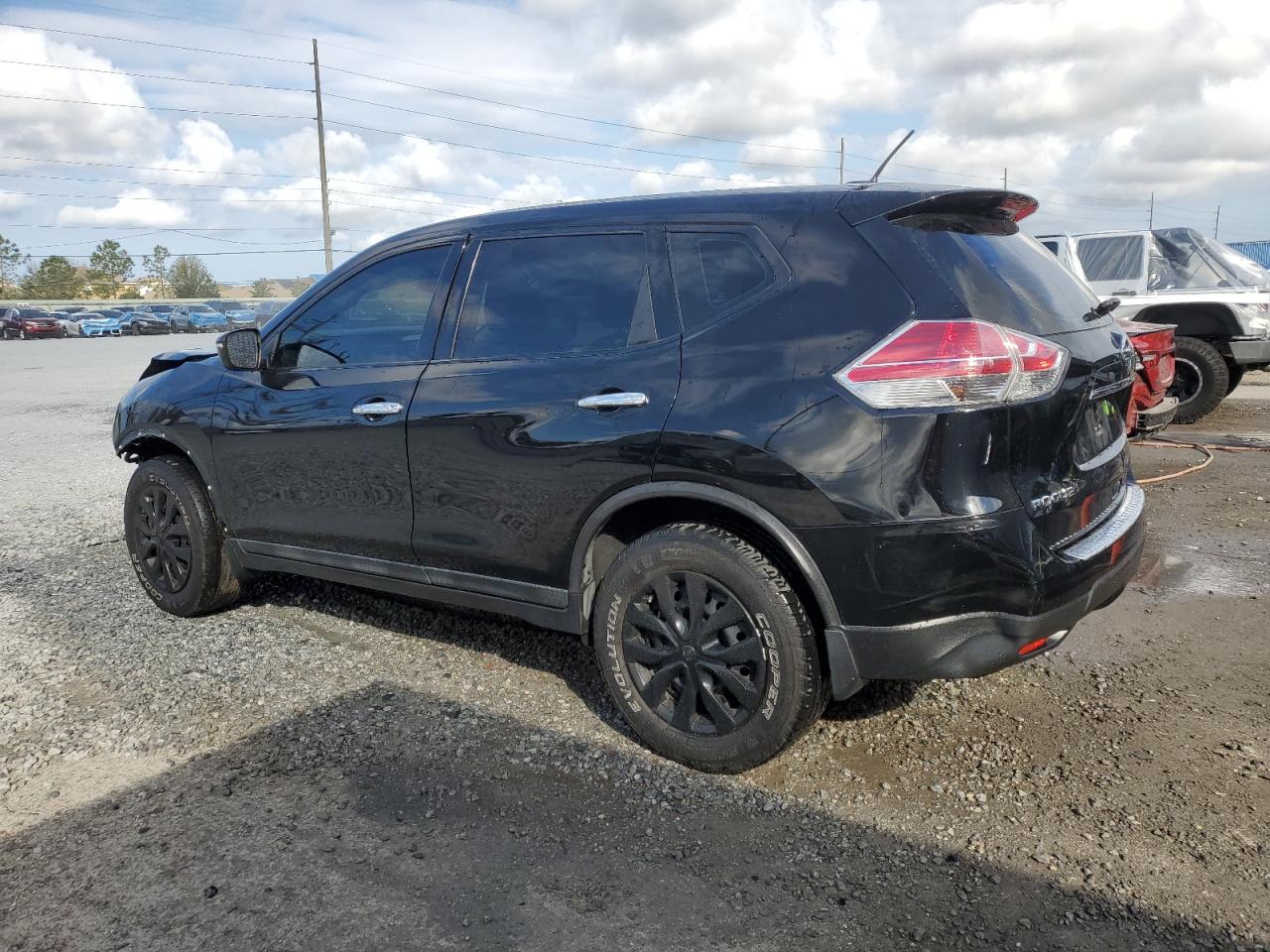 2015 Nissan Rogue - Image 2