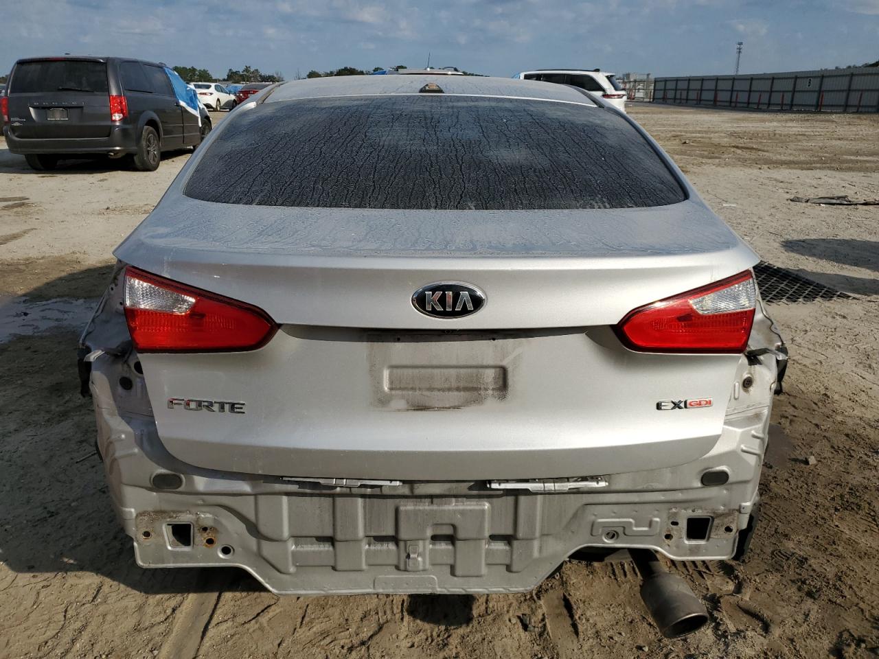 2016 Kia Forte - Image 6