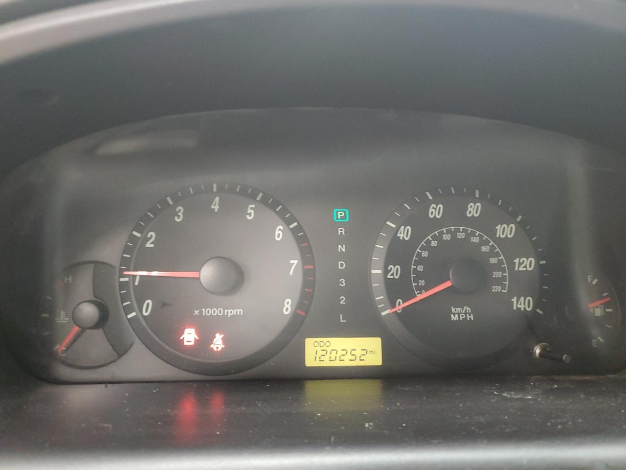 2005 Hyundai Elantra - Image 9