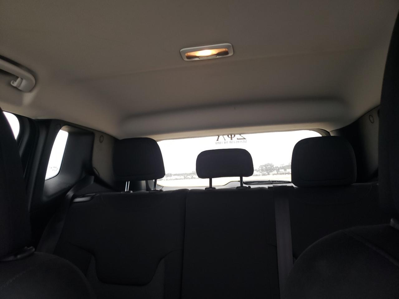 2020 Jeep Renegade - Image 10