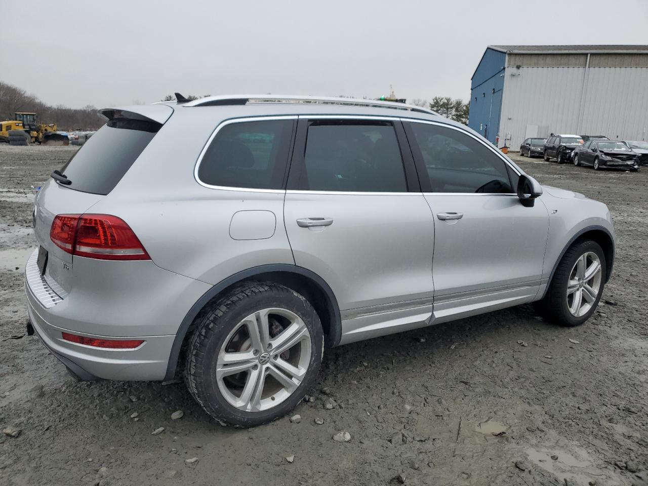 2014 Volkswagen Touareg - Image 3