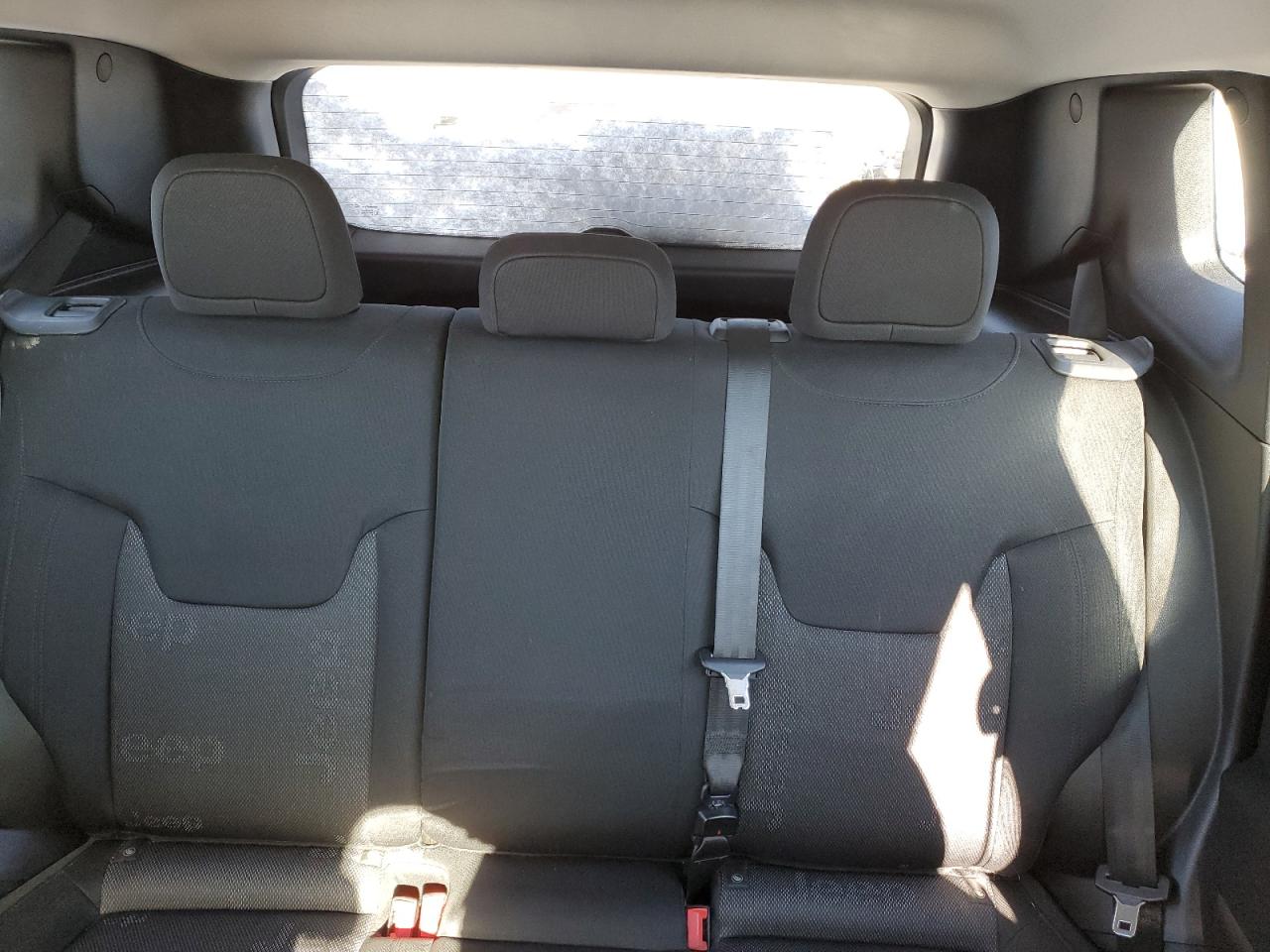 2017 Jeep Renegade - Image 10