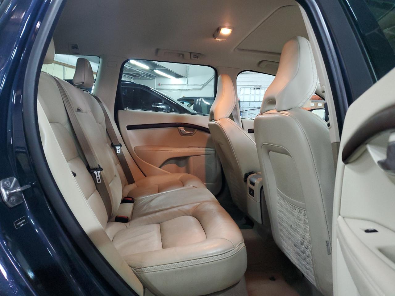 2014 Volvo XC70 - Image 11