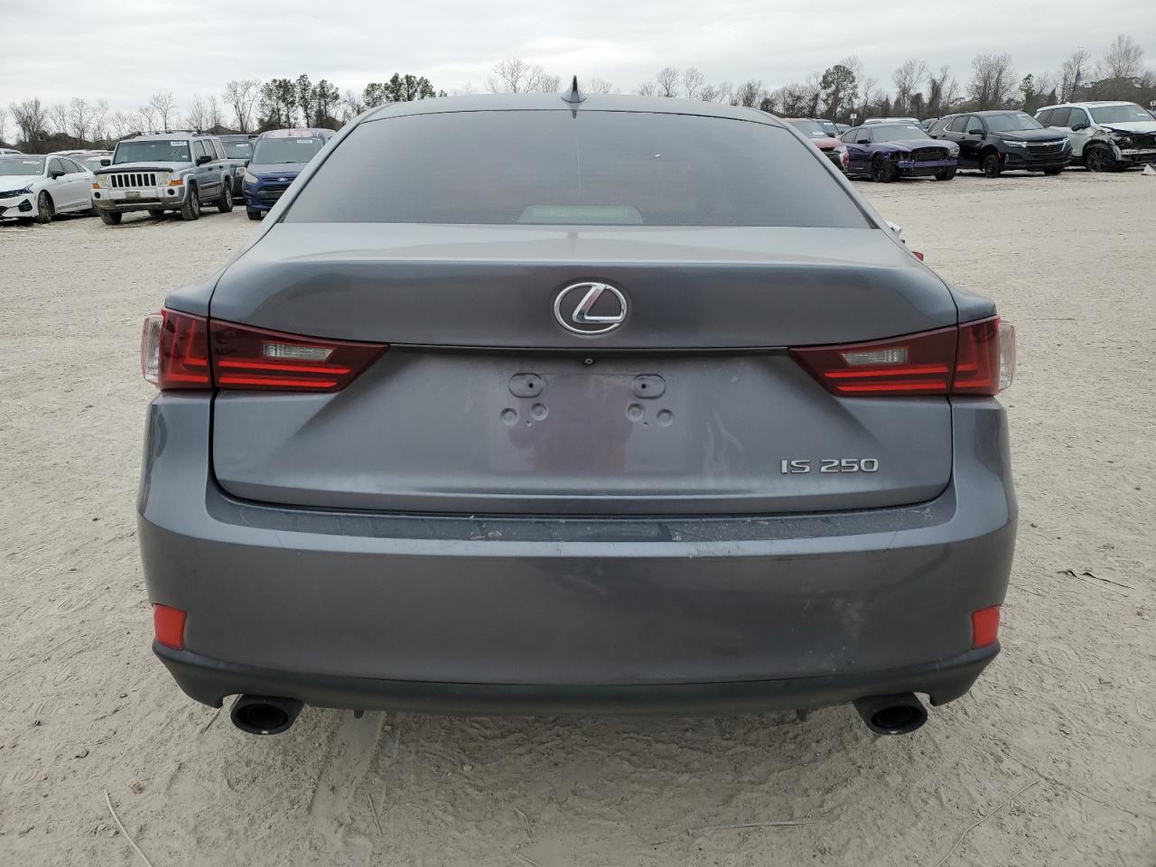 2015 Lexus IS - Image 6