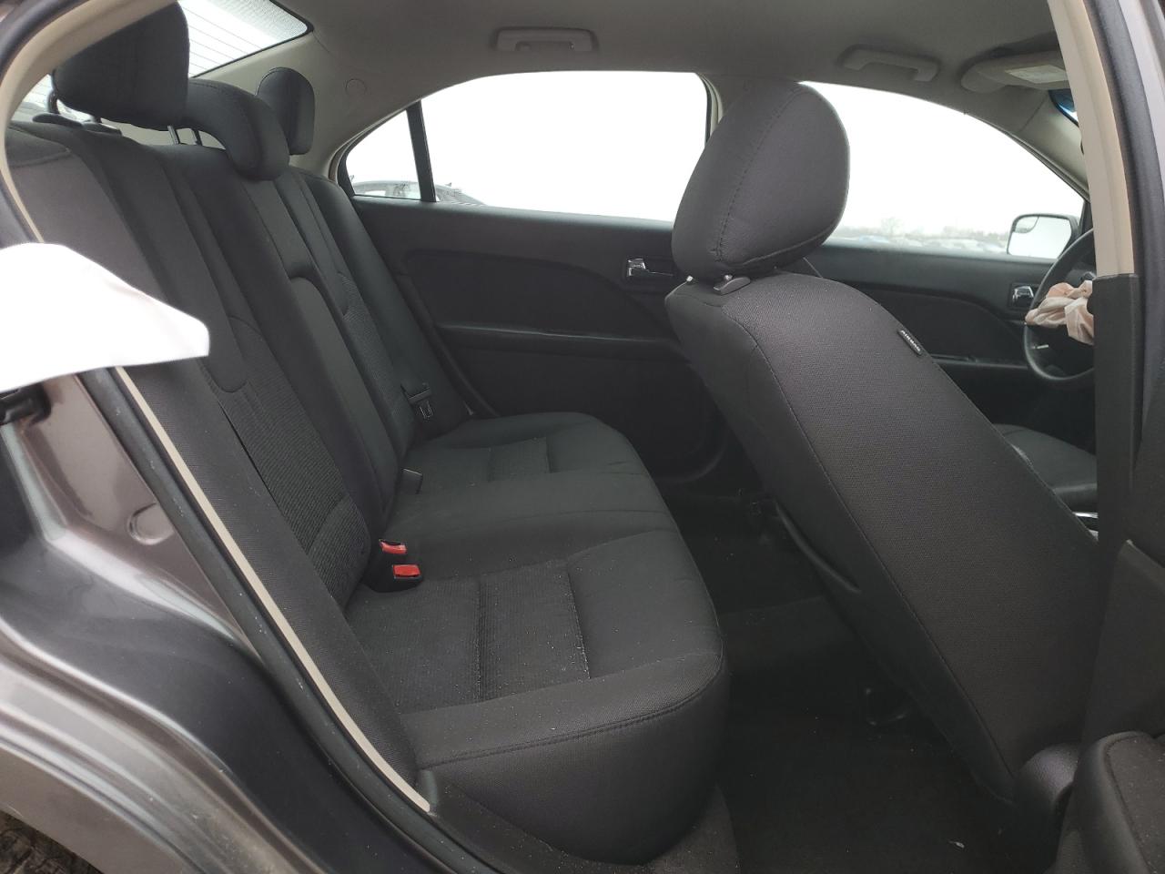 2012 Ford Fusion - Image 11