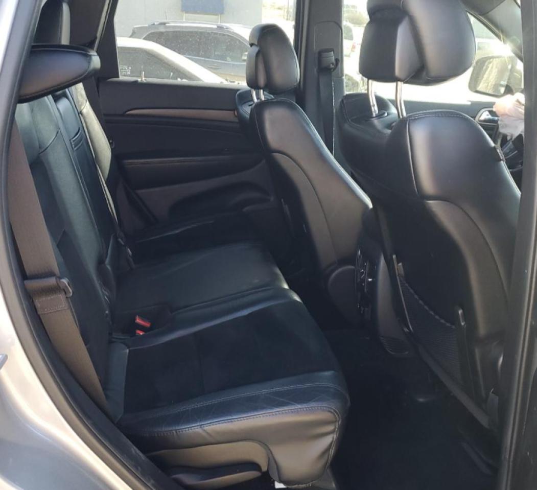 2015 Jeep Grand Cherokee - Image 12