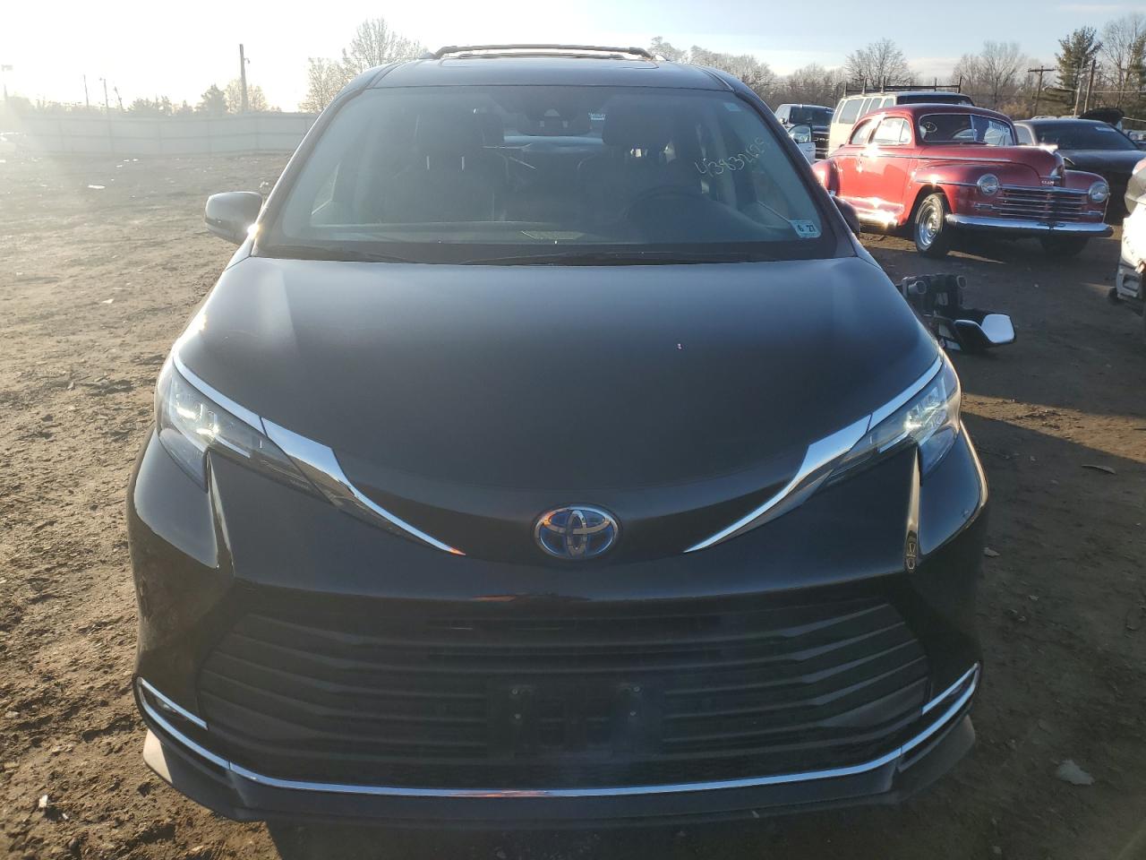 2022 Toyota Sienna - Image 5