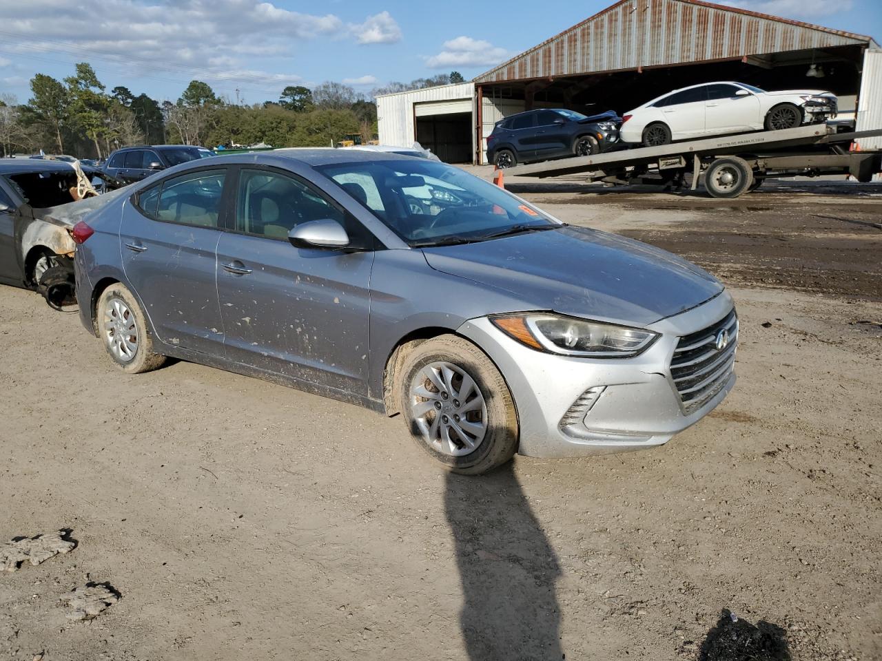 2017 Hyundai Elantra - Image 4