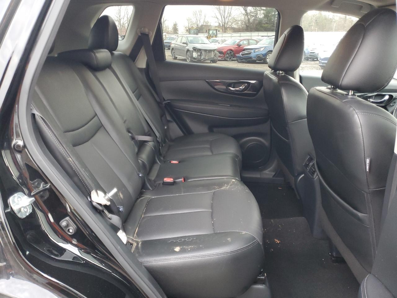 2020 Nissan Rogue - Image 11